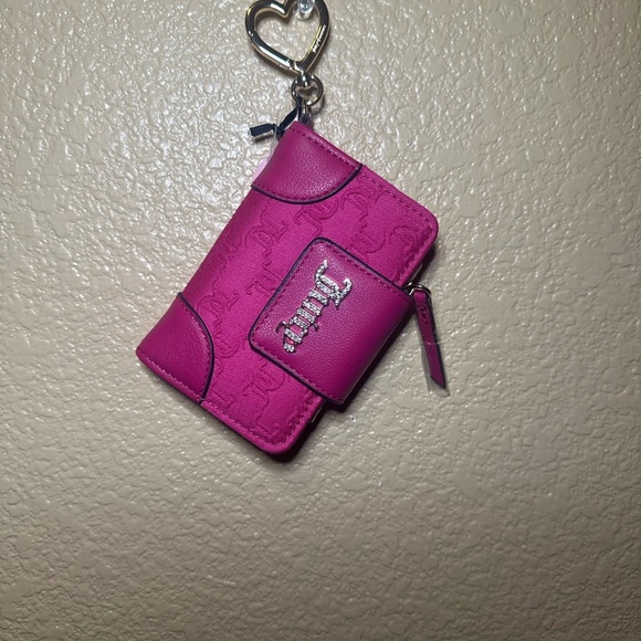 Juicy Couture Pink Key Card Holder with Clip - Picture 1 of 3